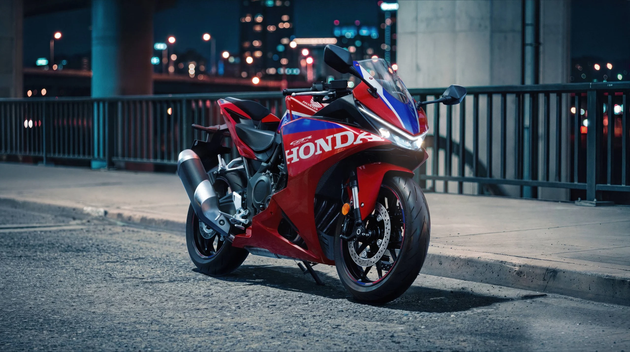 Honda CBR500R FOUR 2027 estreia motor de quatro cilindros e Honda E-Clutch de série