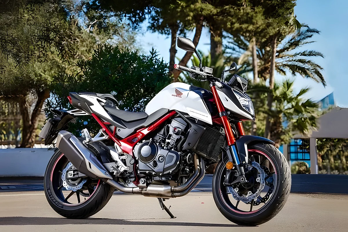 Honda-Hornet-750-696x464.jpg