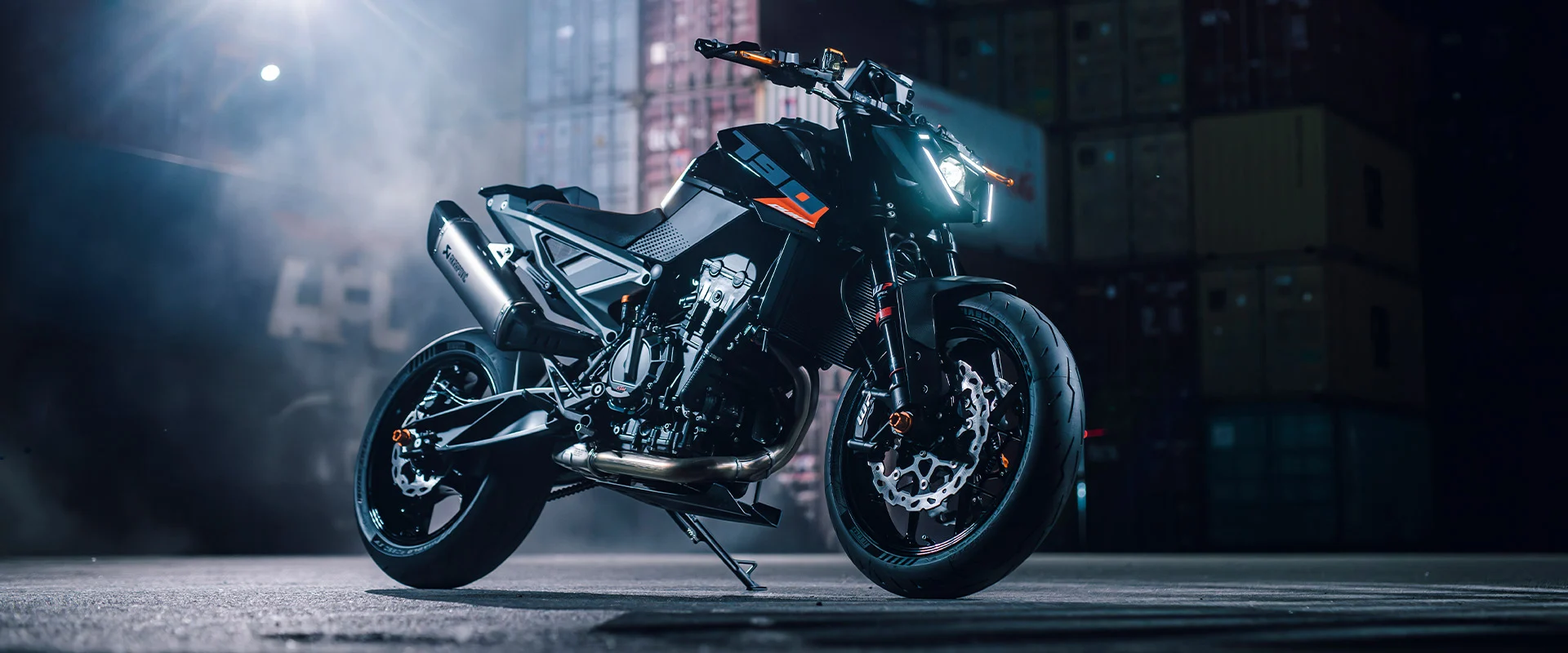 A KTM 790 DUKE 2027 perdeu 2 kg e estreia travões radiais WP