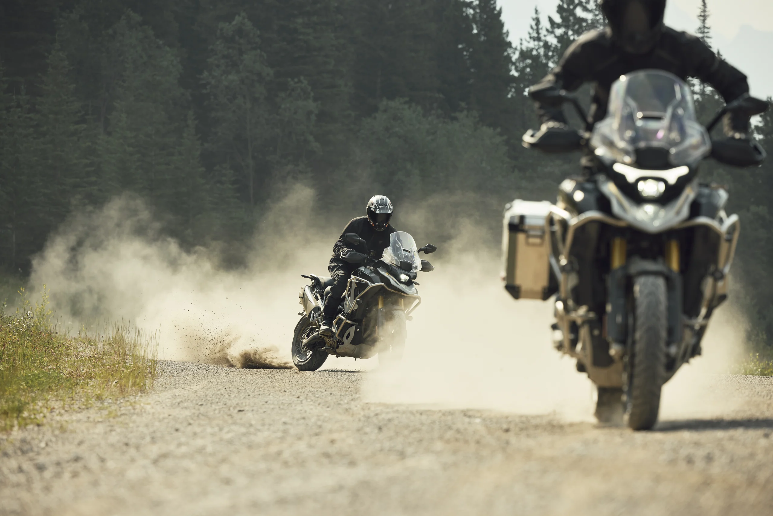 Triumph Tiger 1200 recebe 158 cv, suspensão que baixa o assento e radar dianteiro e traseiro
