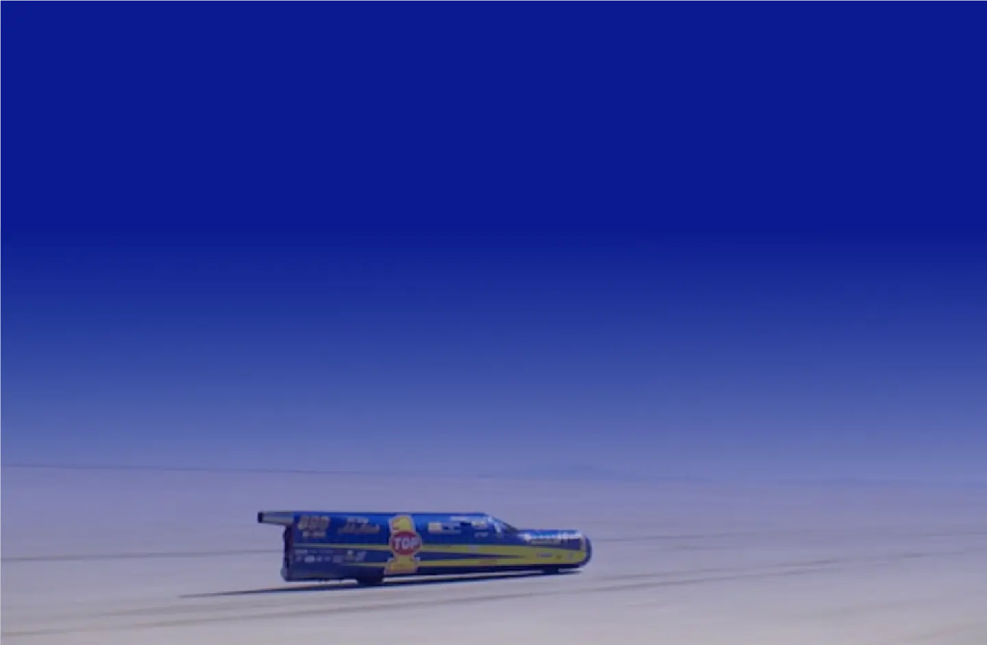 A TOP 1 Ack Attack Streamliner, no material oficial da tentativa de recorde.