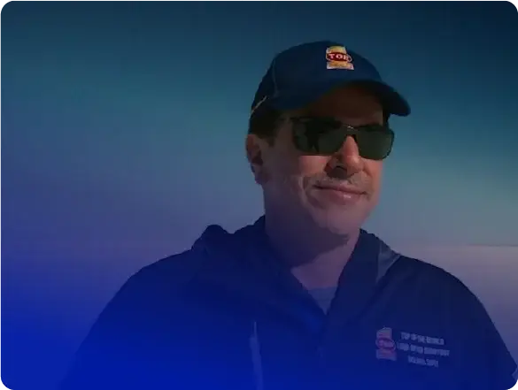 Não é a Ack Attack em ação; mostra Rocky Robinson no Salar de Uyuni.
