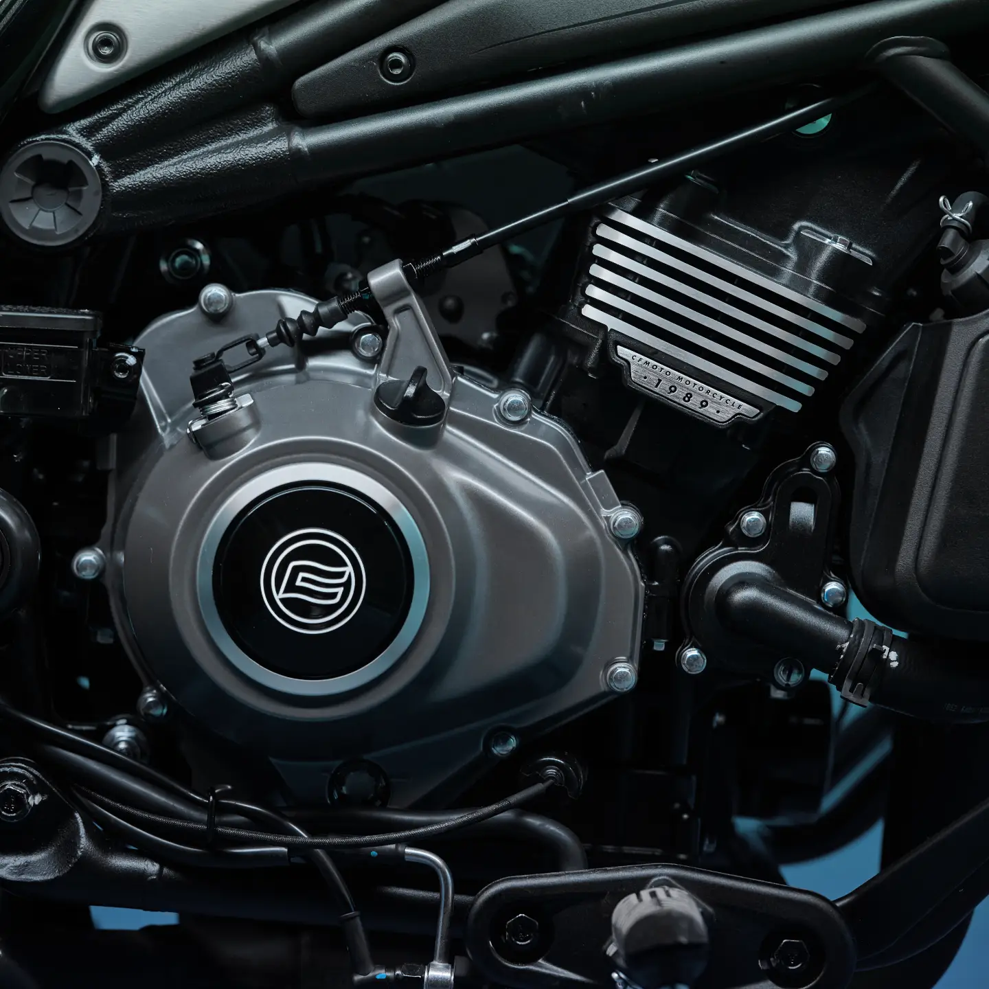 CFMOTO 450CL-C Bobber, imagem oficial da moto.