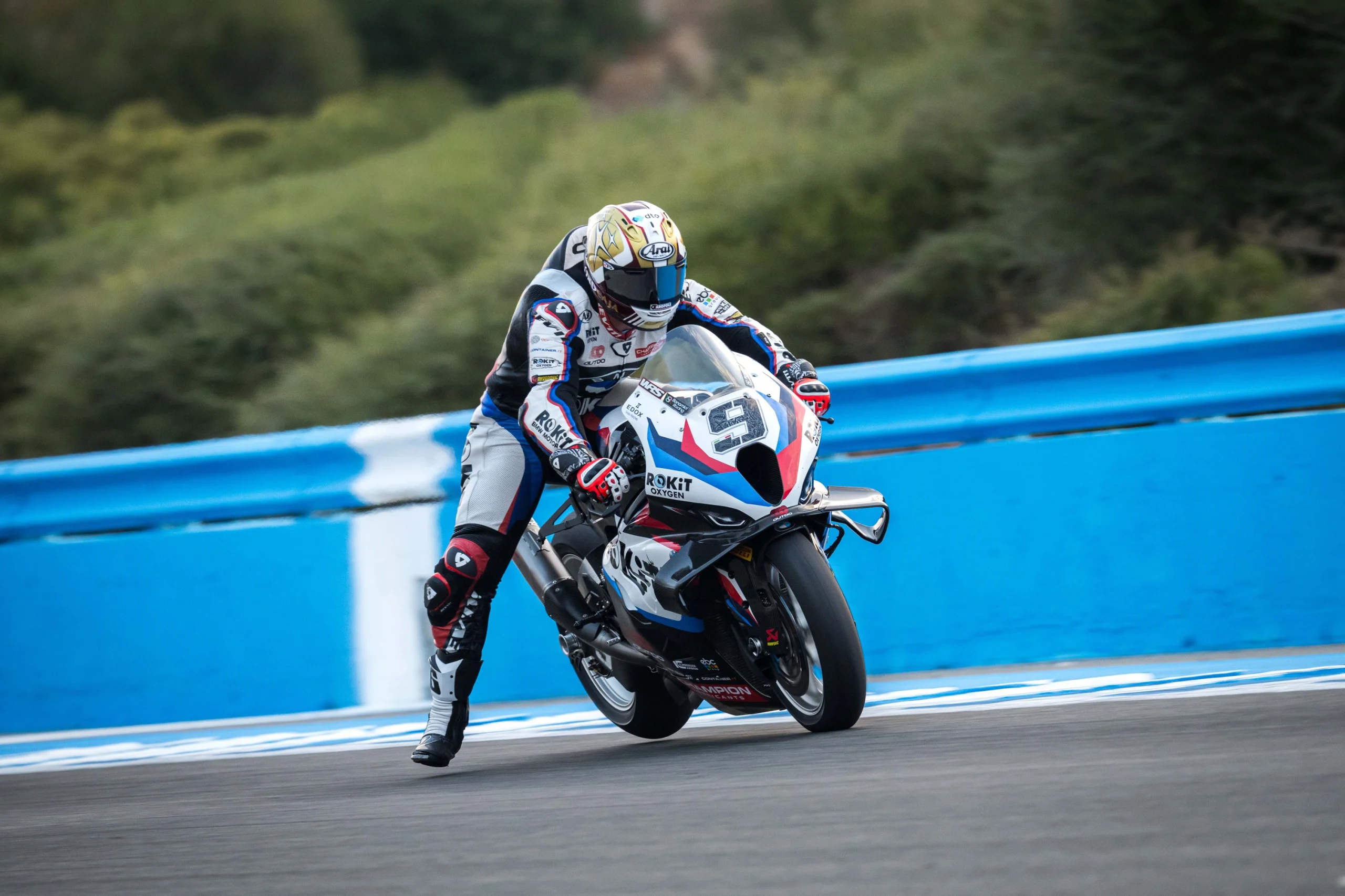 Danilo Petrucci com a BMW M 1000 RR n.º 9, no WorldSBK em Jerez, em 2026.