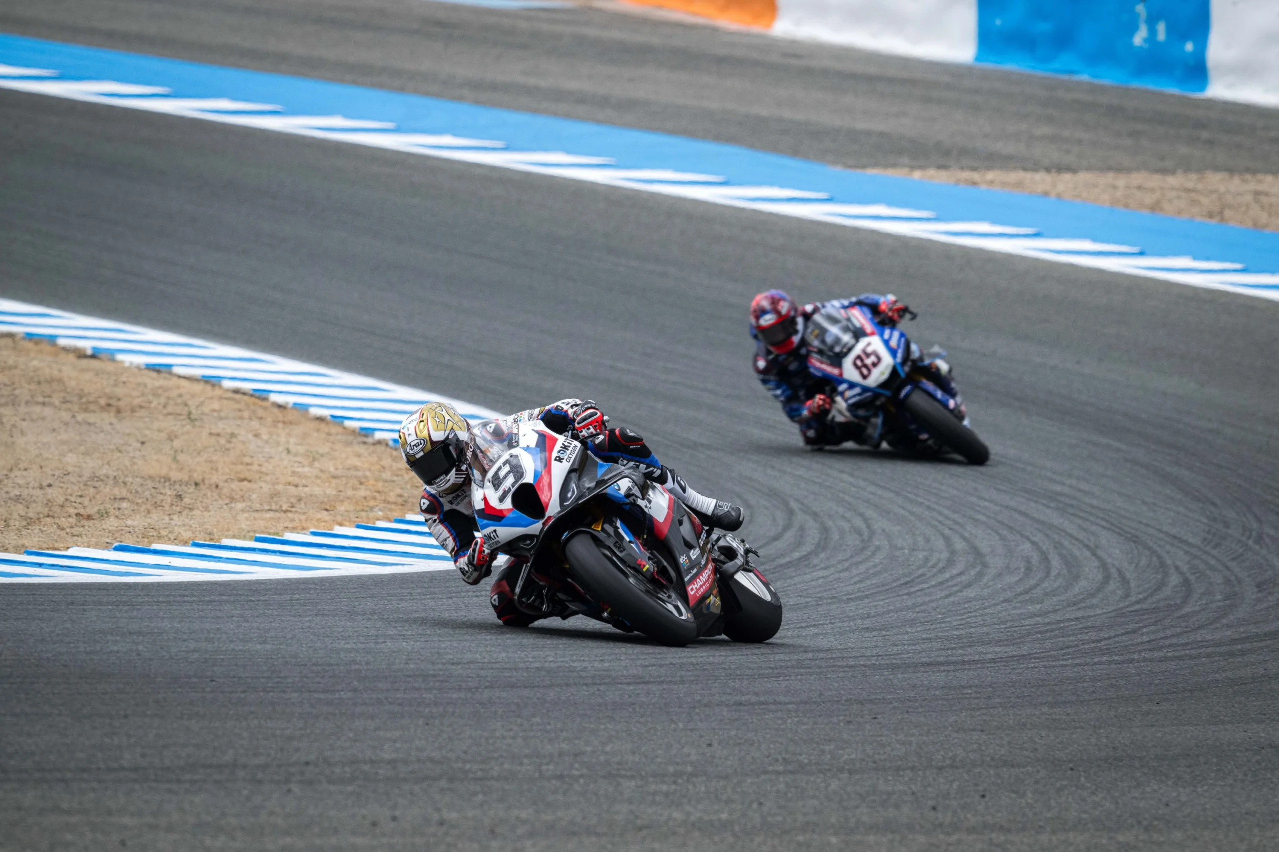Danilo Petrucci com a BMW M 1000 RR n.º 9, no WorldSBK em Jerez, em 2026.
