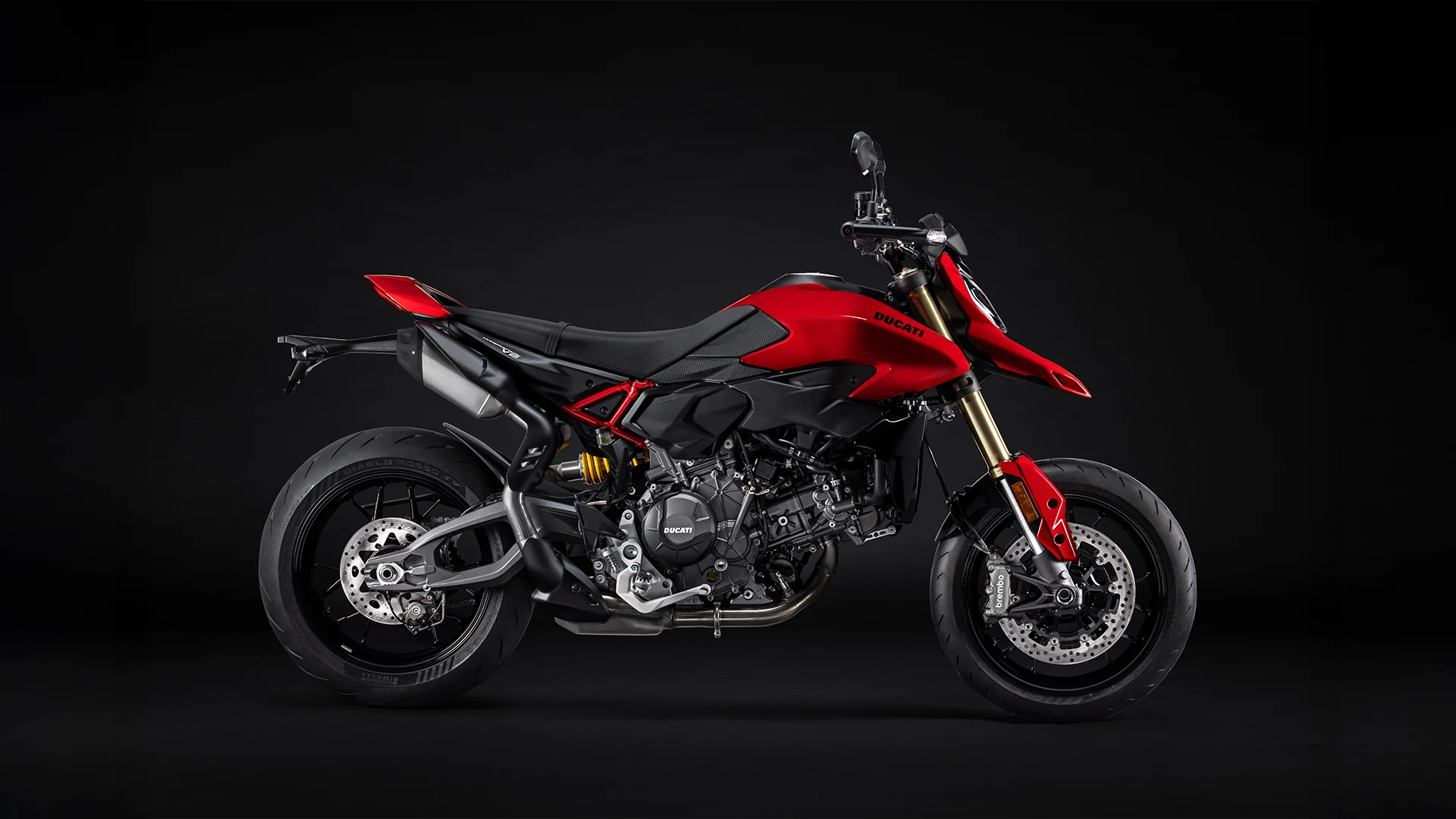 O motor da Hypermotard V2 pesa 54,4 kg!