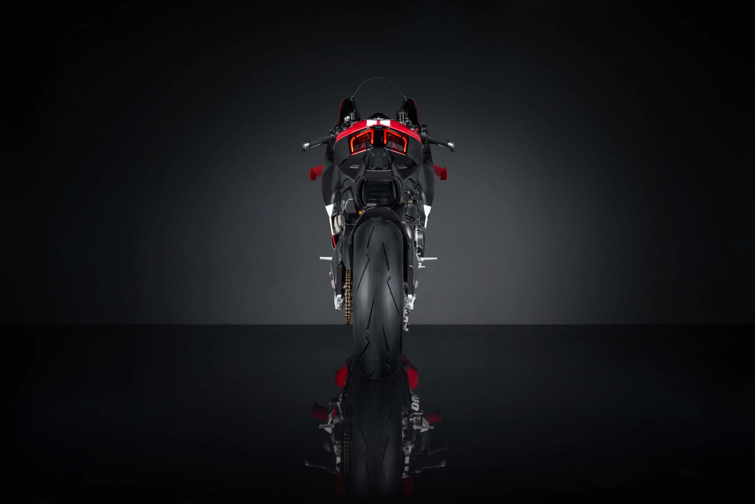 A Ducati Superleggera V4 Centenario, numa fotografia oficial da galeria. A fonte não identifica o componente mostrado.