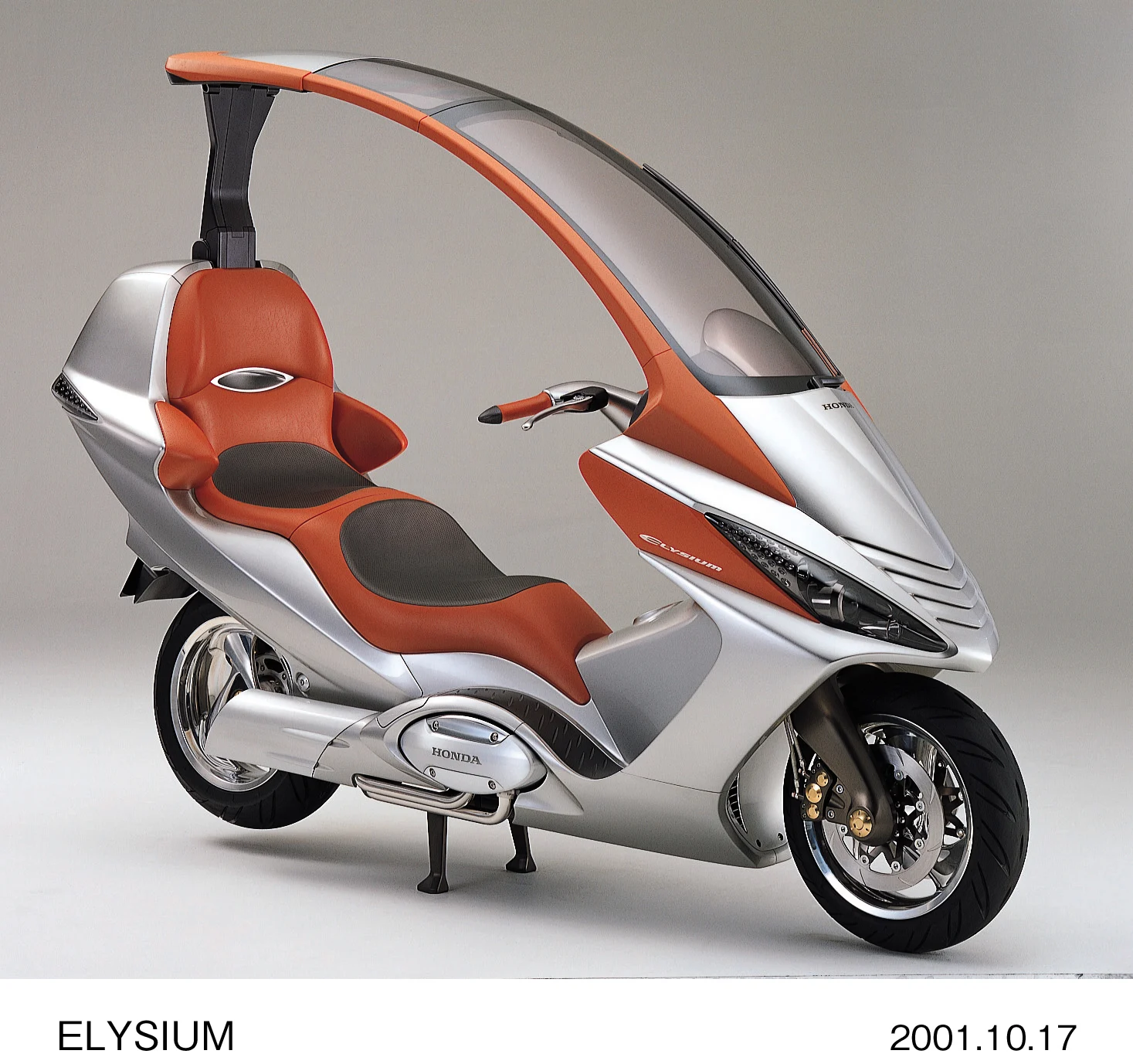 A Honda Elysium juntava tejadilho elétrico e 4 cilindros opostos