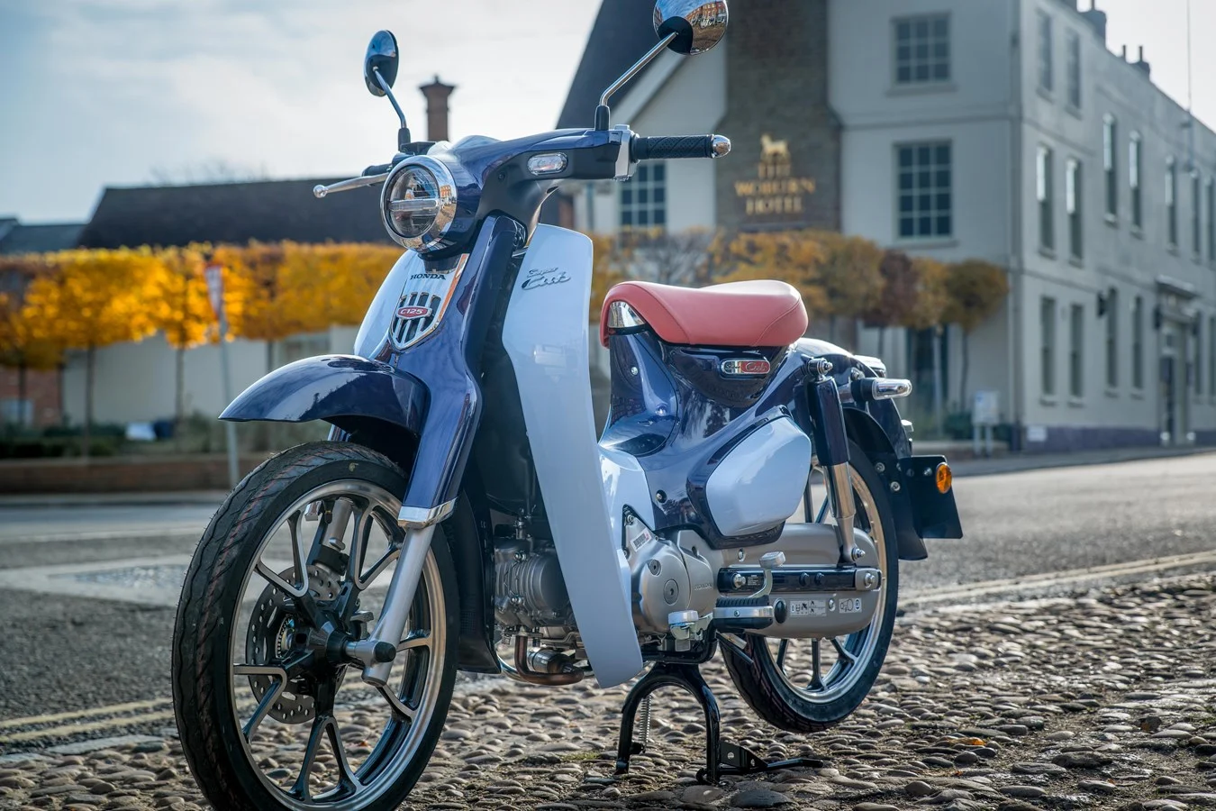 Na imagem, o Honda Super Cub, numa fotografia oficial da Honda.