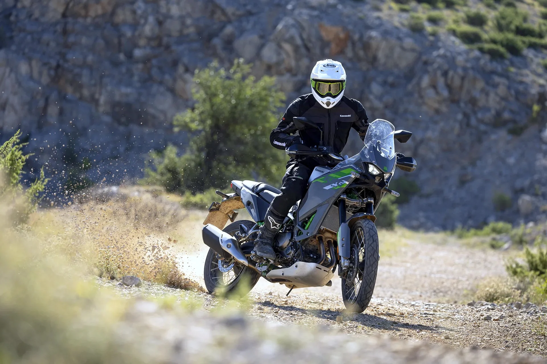 Kawasaki KLE650 tem motor de 649 cc e cruise control