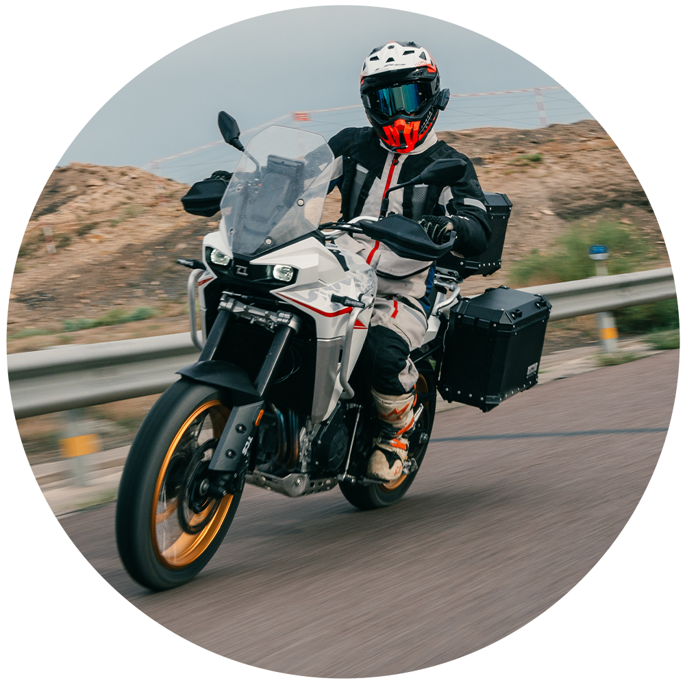 Os cinco modos de condução da Kove 800X GT, numa imagem da página oficial do modelo em Portugal.