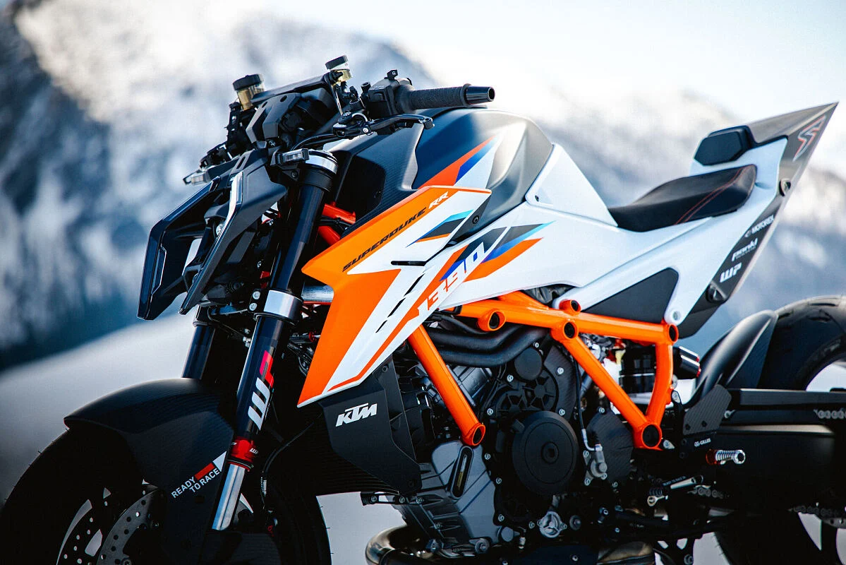 A KTM 1390 Super Duke RR de 2026, numa fotografia oficial da KTM.