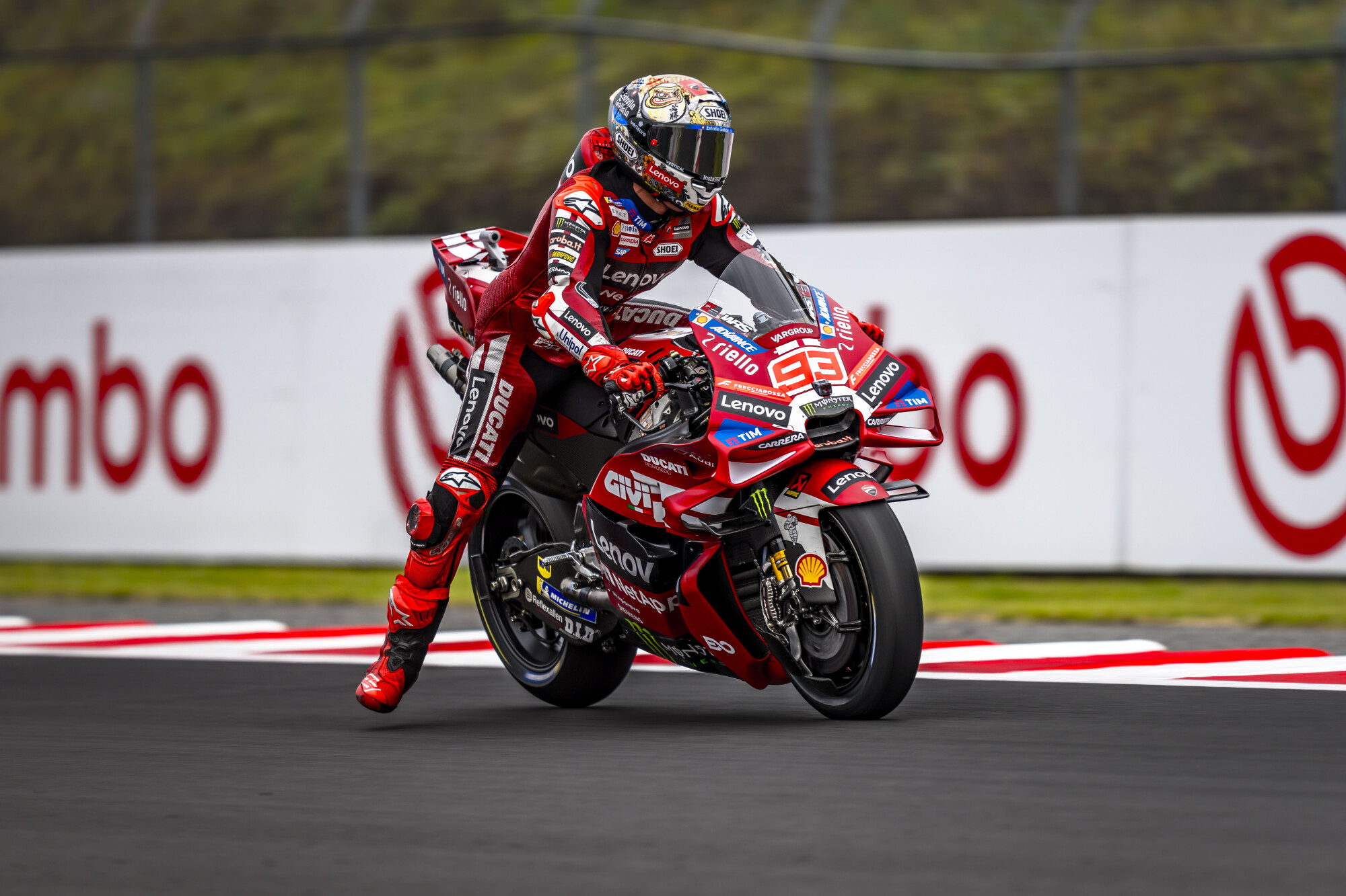 Marc Márquez, da Ducati Lenovo Team, nas imagens oficiais do GP do Japão de 2026.