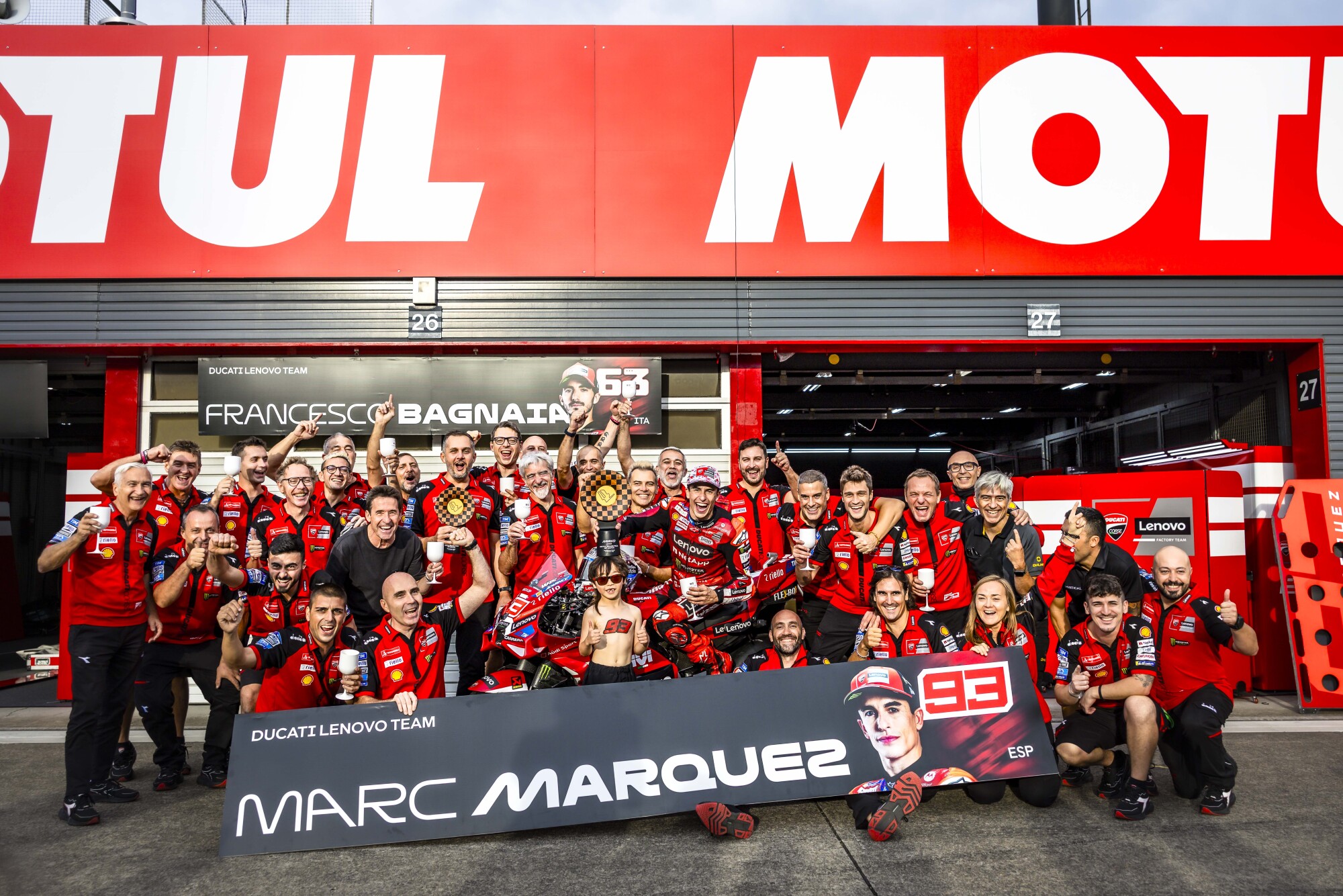 Marc Márquez, da Ducati Lenovo Team, nas imagens oficiais do GP do Japão de 2026. Não é Marco Bezzecchi.