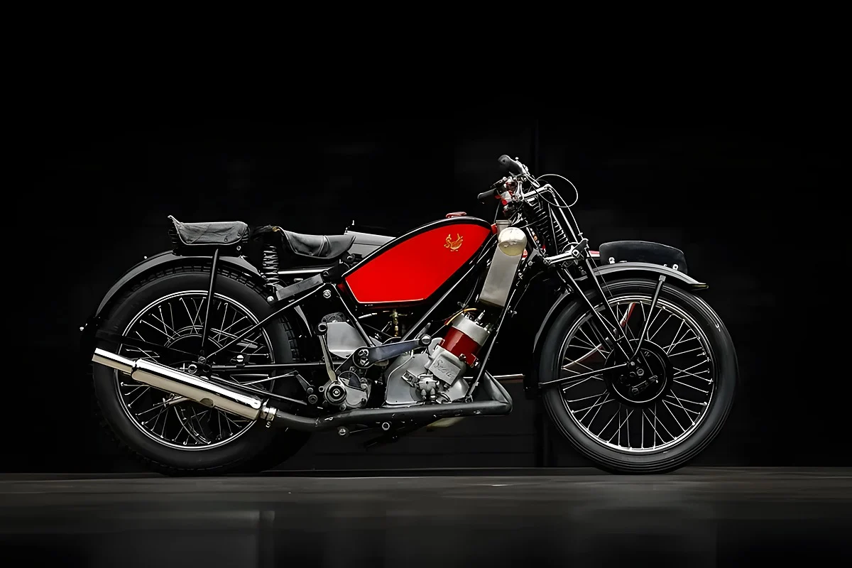 mcqueen-scott-flying-squirrel-03