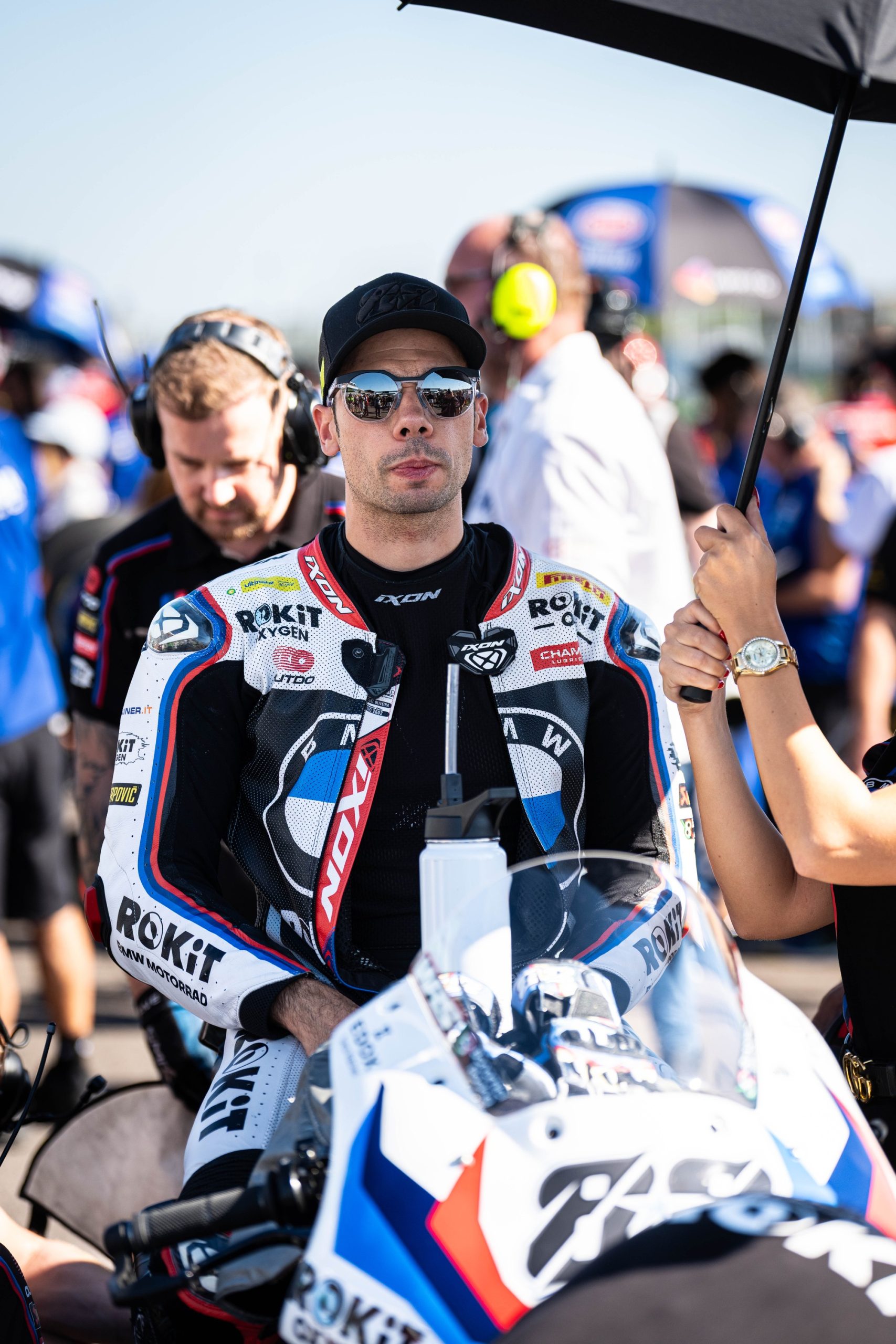 Miguel Oliveira (n.º 88) com a BMW M 1000 RR em Cremona, de 24 a 27 de setembro de 2026, numa fotografia oficial da BMW publicada no sábado da ronda. A fonte não identifica a sessão.