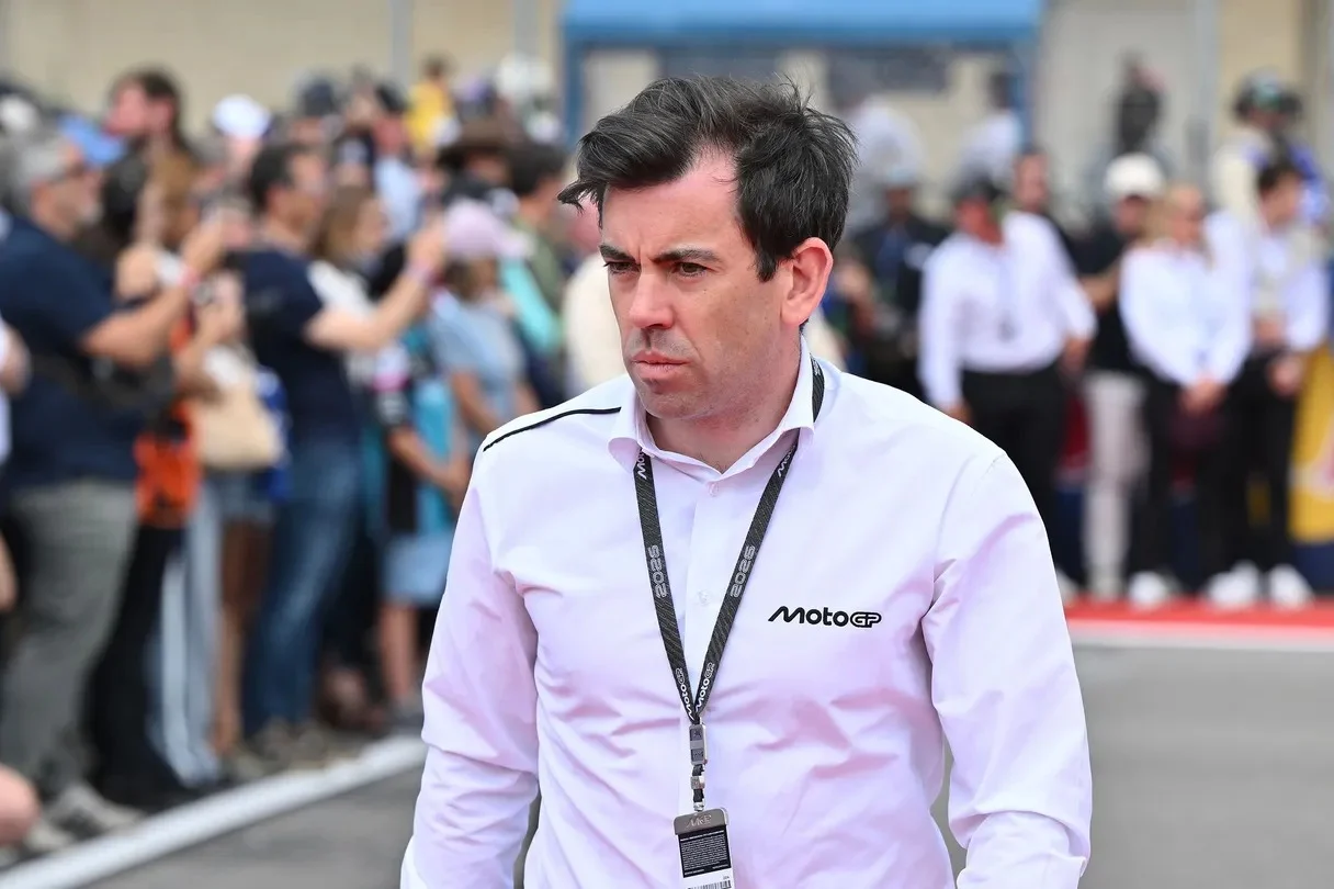 Carlos Ezpeleta vai a Doha procurar garantias para o MotoGP no Qatar