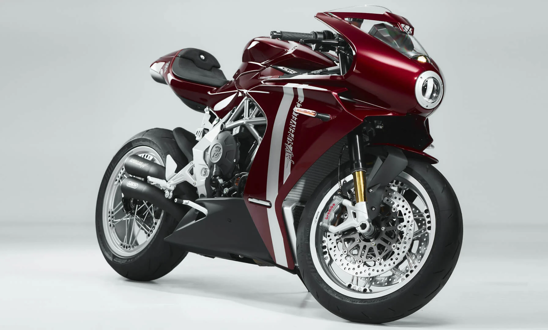 Assinou o pacto. Em 1958, a MV Agusta ganhou 4 títulos!