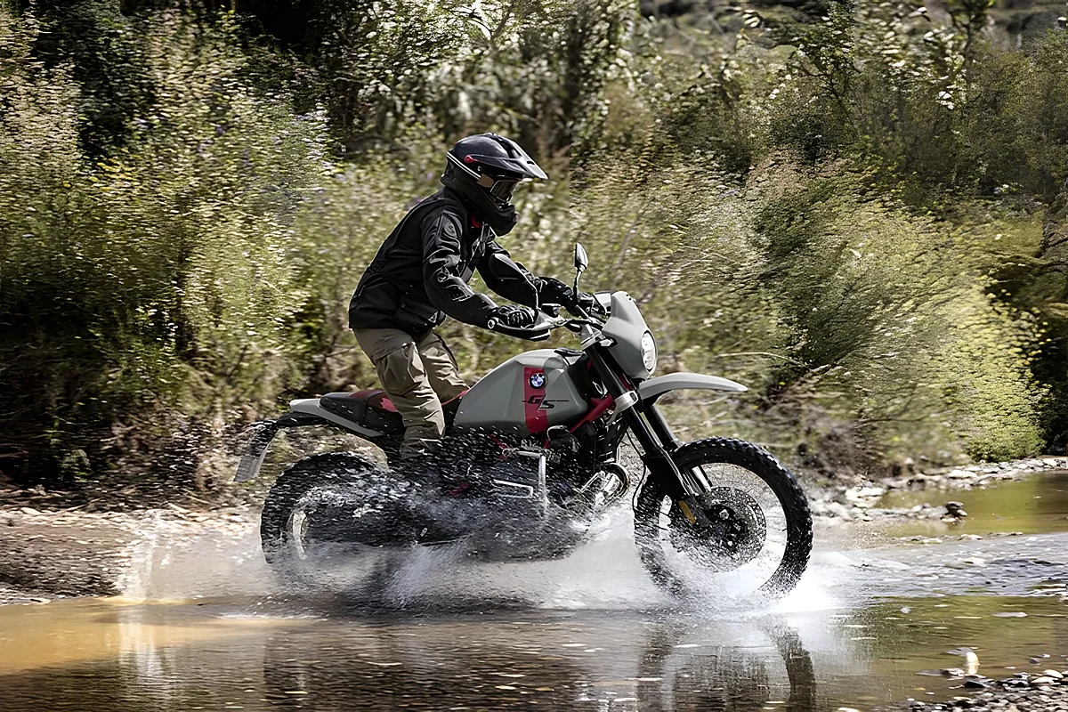 p90646321_highres_bmw-r-12-g-s-option