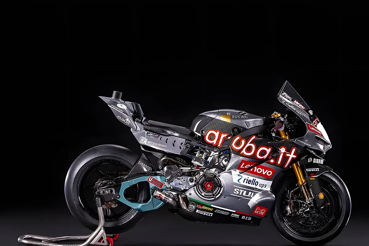Em prata, a Ducati Panigale V4 R homenageia a dobradinha de Imola