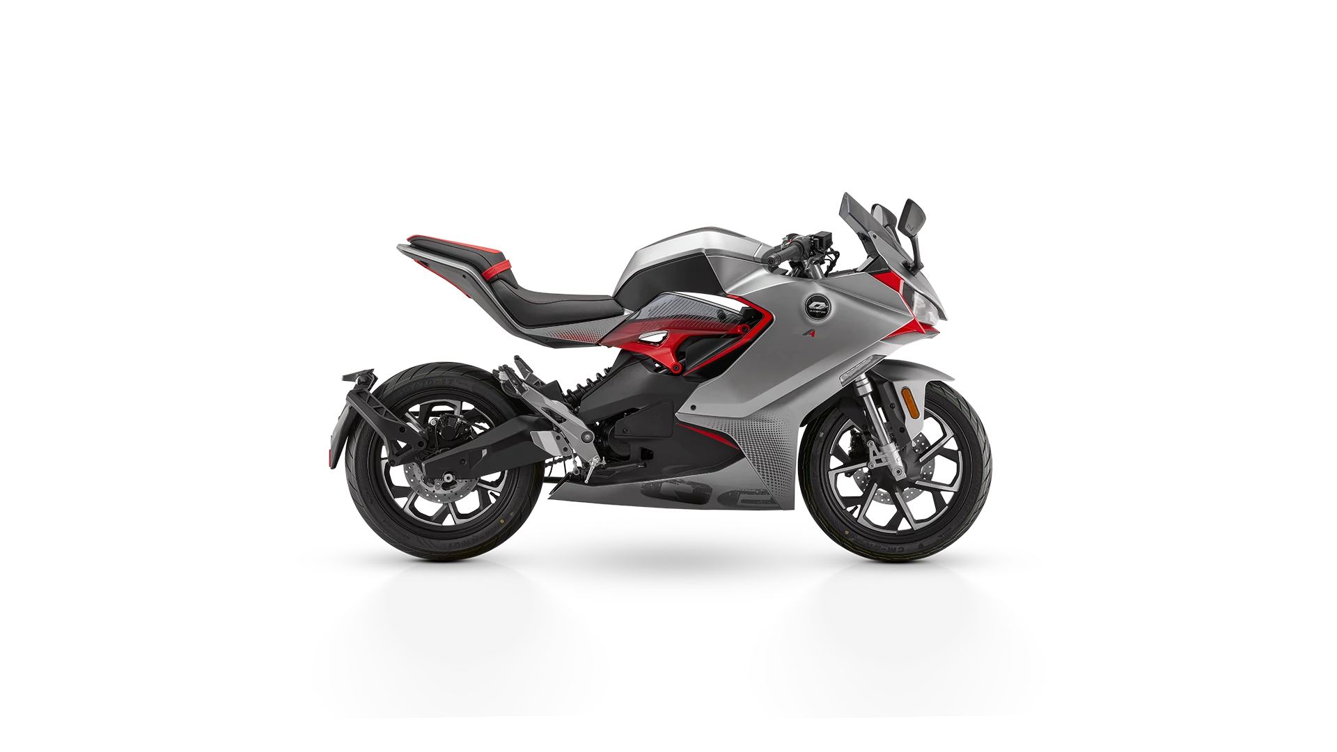 QJMotor OAO MAX será apresentada na EICMA com até 170 km