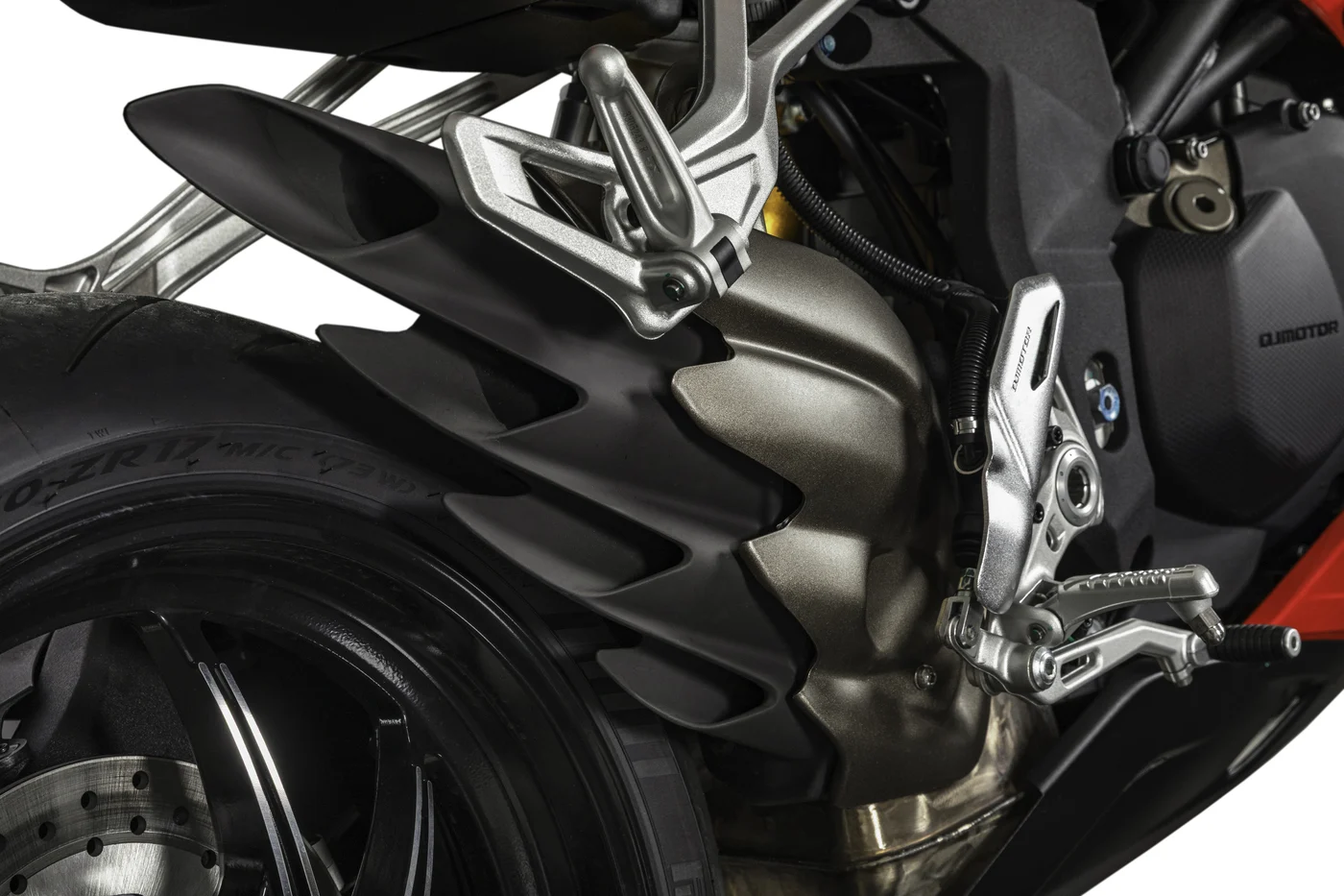 Na imagem, o QJMotor SRK 921 RR, numa fotografia oficial da QJMotor.