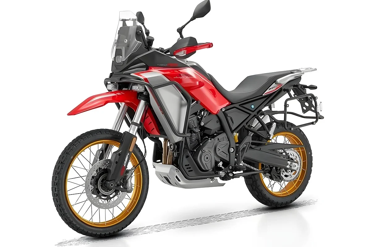 A QJMotor SRT 800 RX junta 95 cv a rodas de 21 e 18 polegadas
