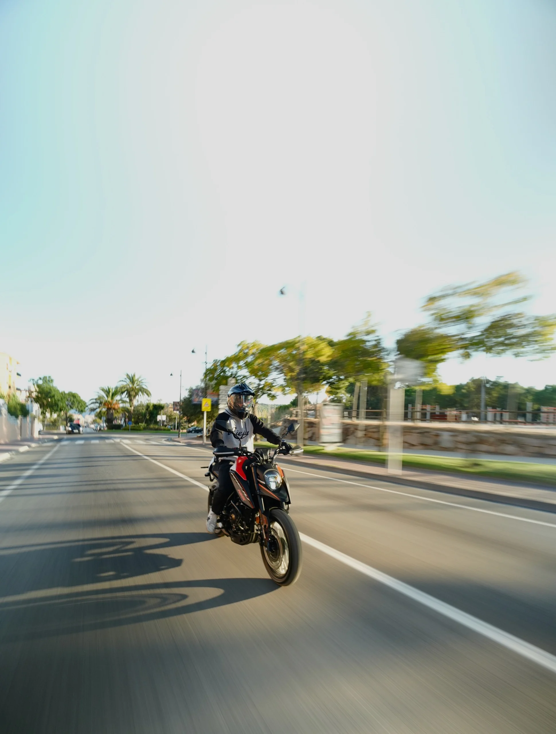 A Rieju NKX 125, numa fotografia oficial da marca.