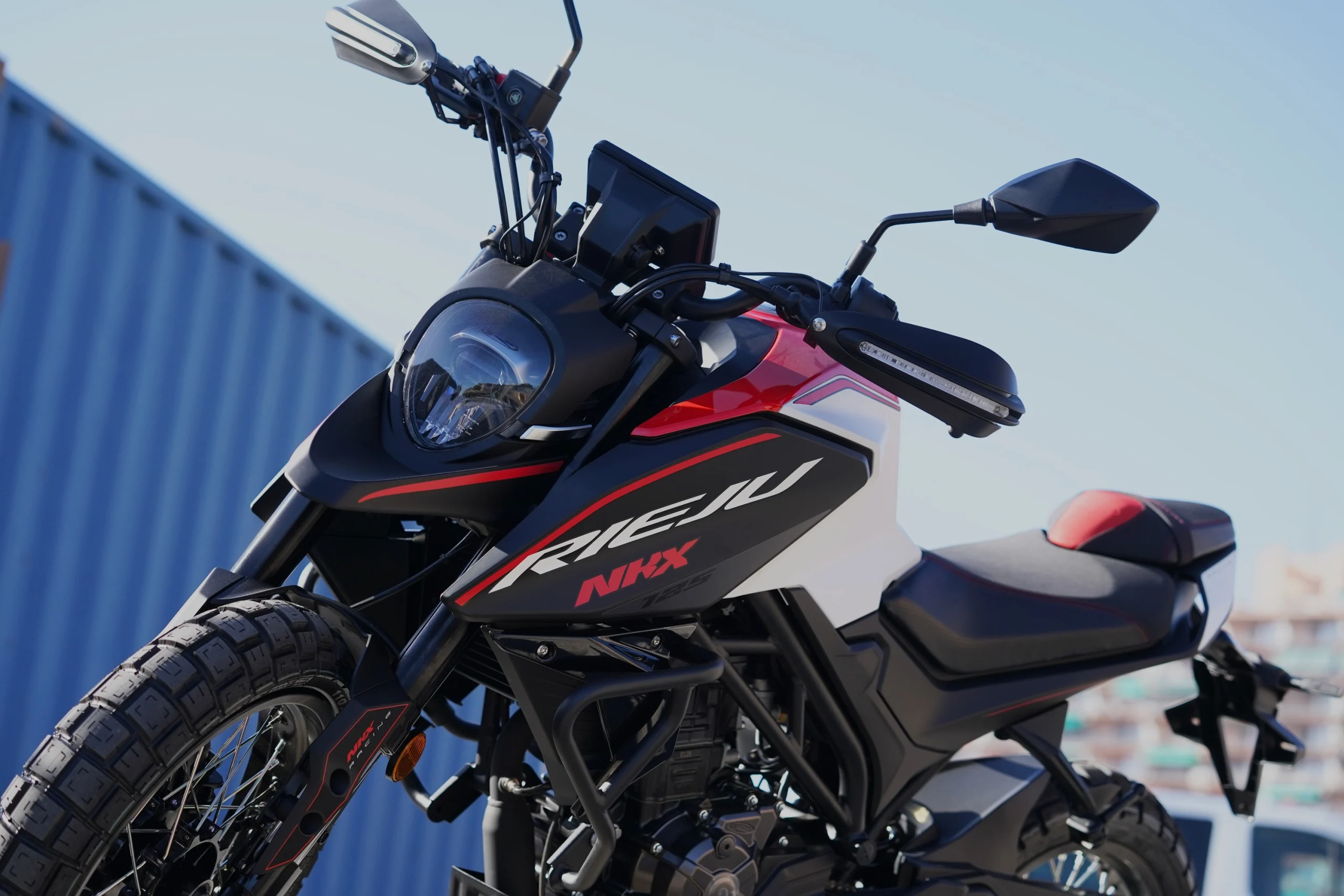 Em Portugal, a Rieju NKX 125 custa desde 3 899 €