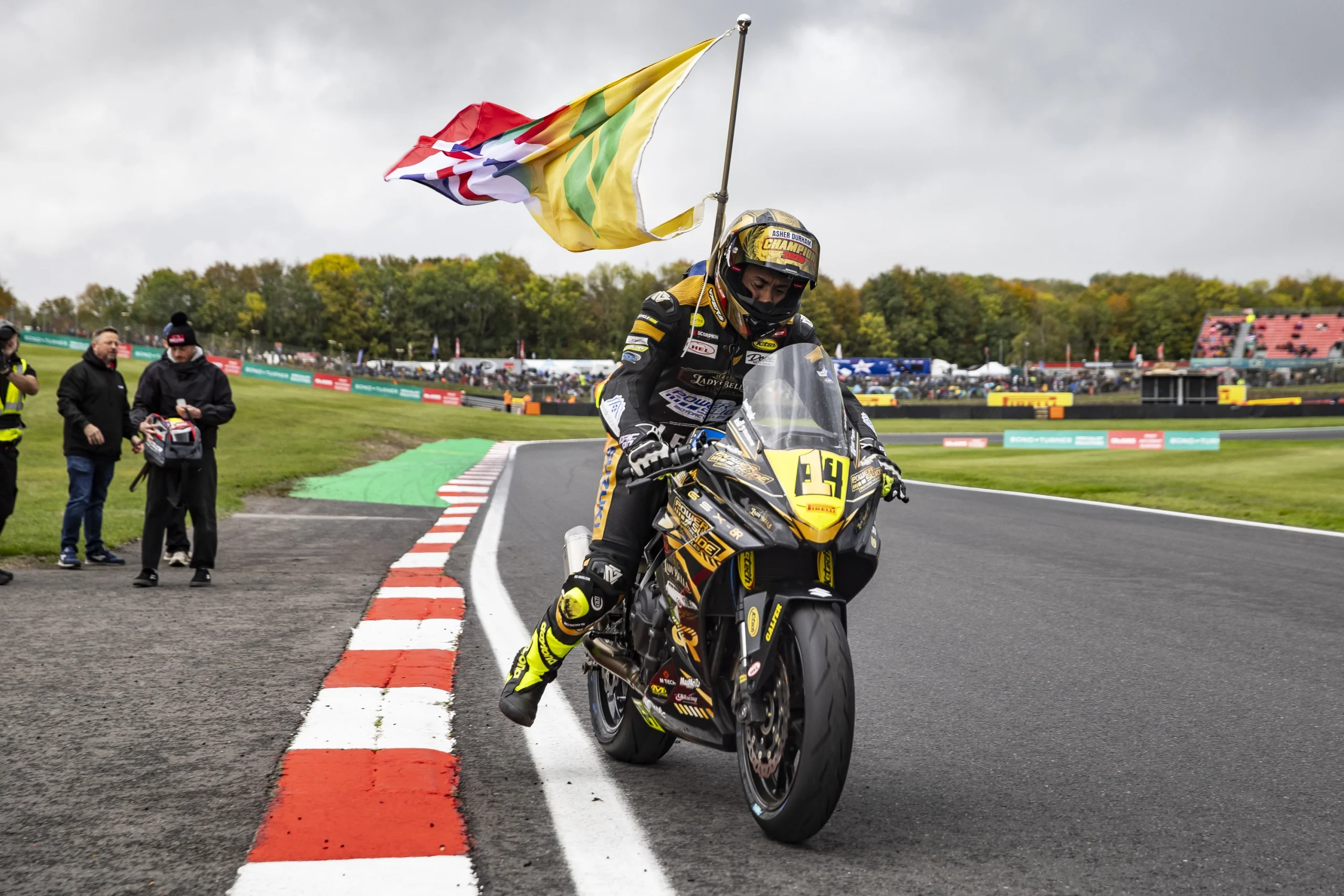Foi 7.º na corrida e saiu campeão britânico de Sportbike