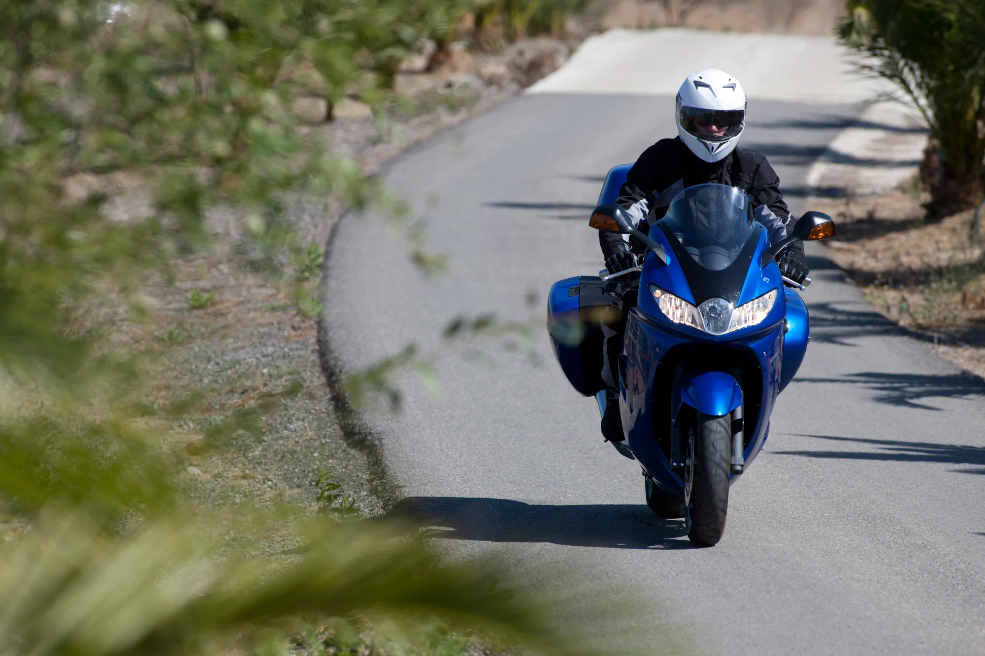 A Triumph Sprint GT 1050, numa fotografia oficial da Triumph.