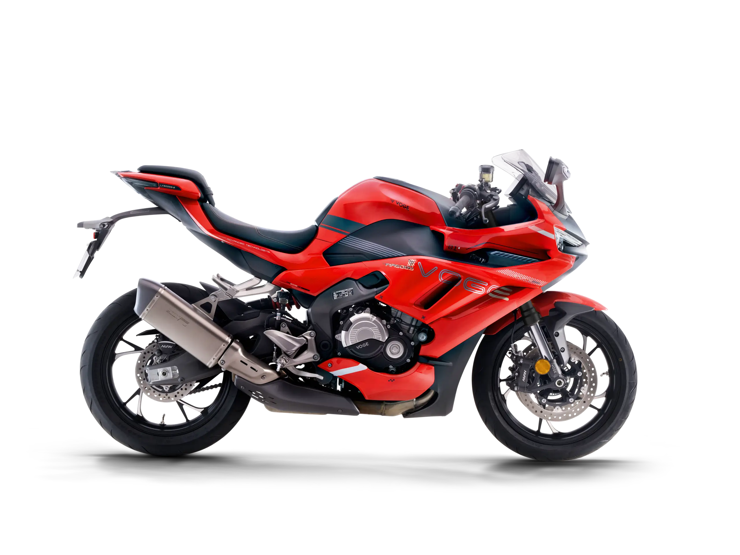 A VOGE RR500S vermelha, numa fotografia oficial do modelo.