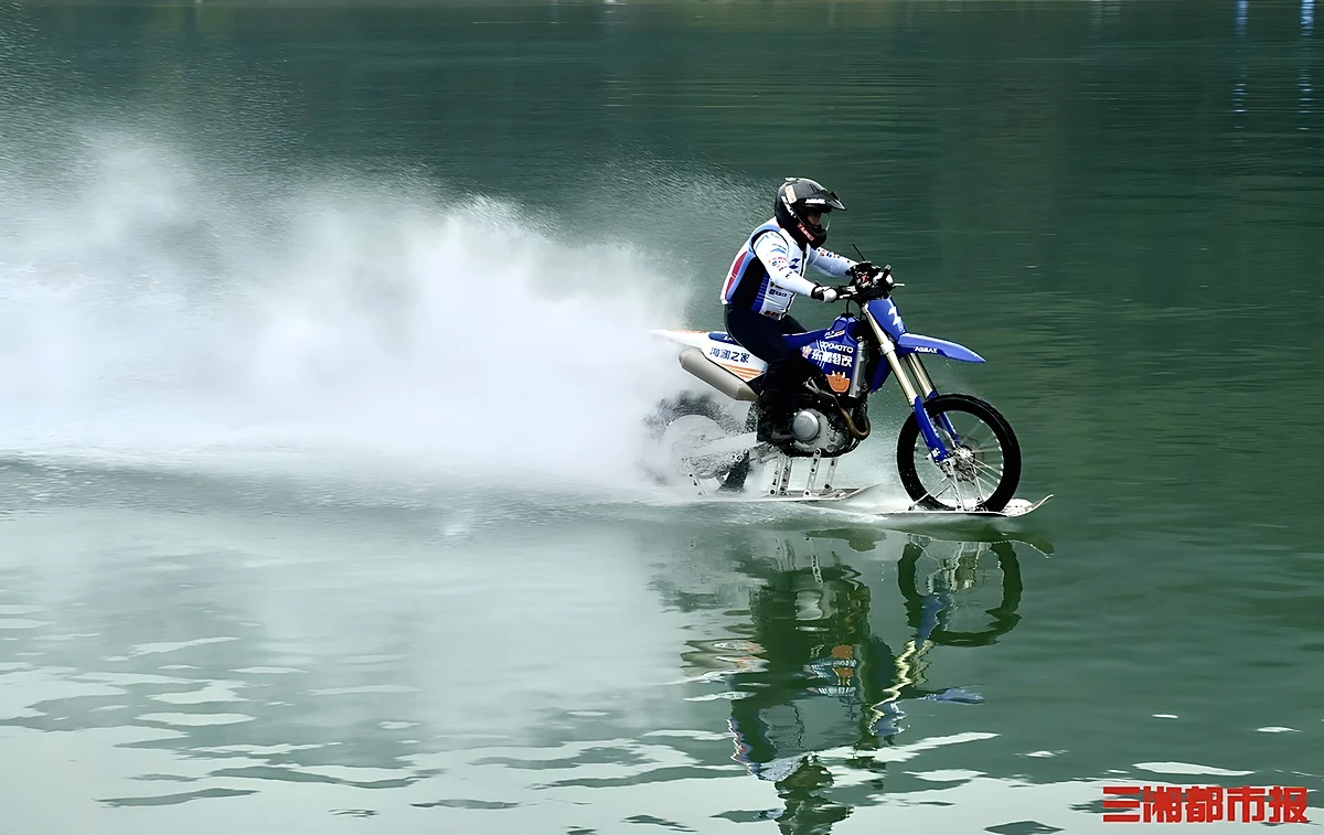 ZXMOTO MX450, 40,74 km sobre a água