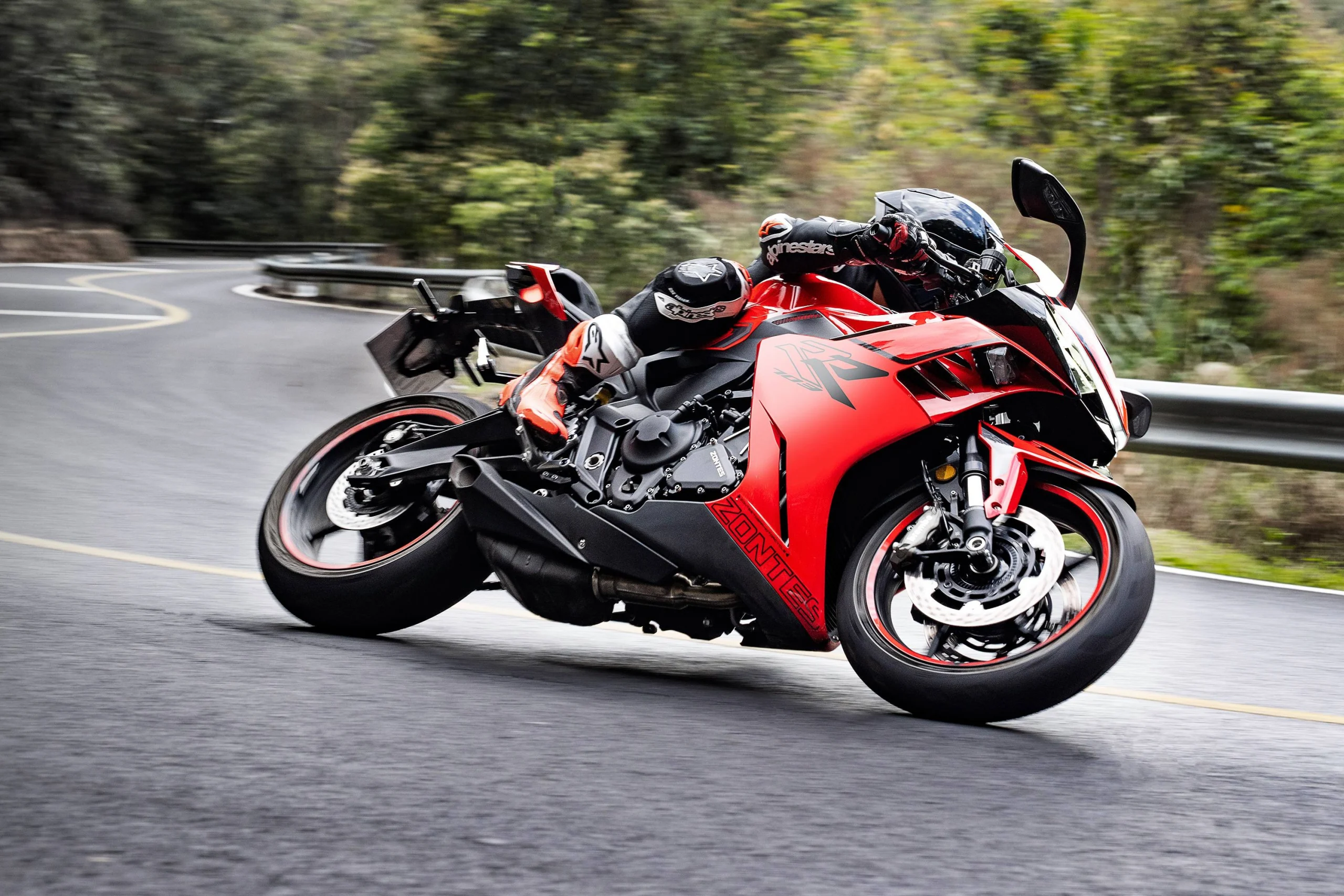 Zontes 703RR ETC, ABS em curva e acelerador eletrónico