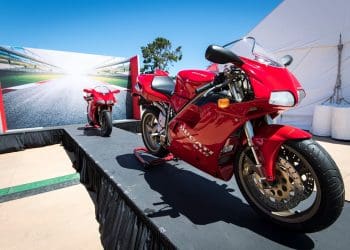 Ducati vai fazer «censo» oficial linhagem 916