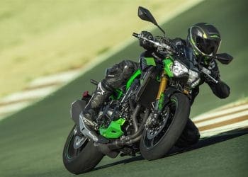 Kawasaki Z900 SE: Potência refinada e precisão na estrada – Em campanha, aproveite a reta final
