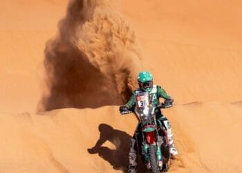 Mário Patrão no topo do Dakar em veteranos após seis etapas