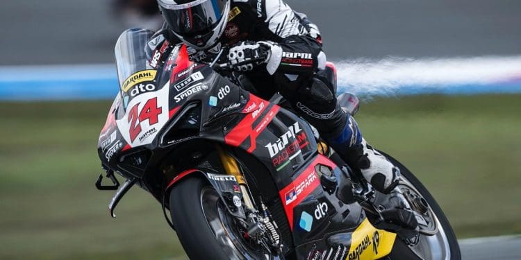 Inacreditável: Nicholas Spinelli ganhou corrida 1 de Assen digna de Hollywood