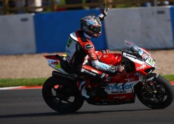 Duplo triunfo de Glenn Irwin no segundo dia do BSB em Snetterton