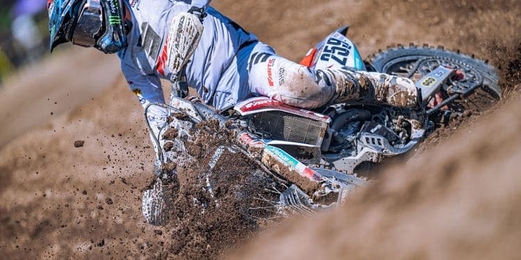 Glenn Coldenhoff e Lucas Coenen ganharam corridas de qualificação em Arnhem; Ducati e Cairoli no top dez