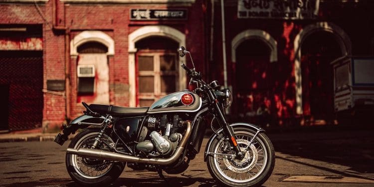 BSA lança nova Gold Star na Índia… e promete rivalizar com a Royal Enfield