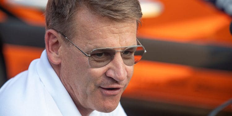 Pit Beirer irritado com ‘disparate’ sobre saída de Fabiano Sterlacchini