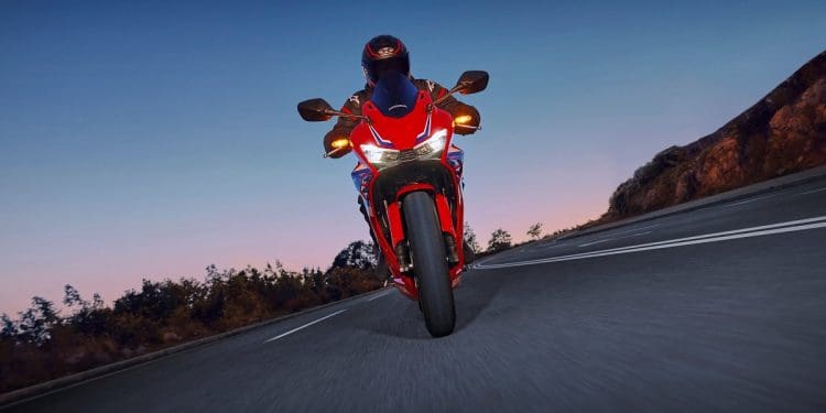 Honda pode fazer renascer a sua primeira CBR