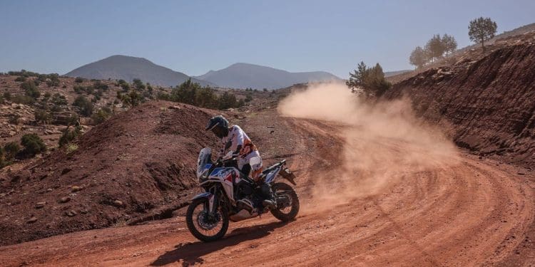 Vídeo: O resumo de toda a aventura da Honda Adventure Roads 2024