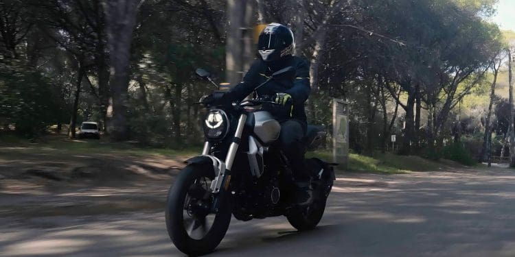 Ensaio – Voge 350 AC – mais madura