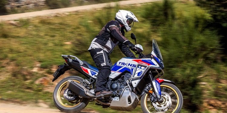 Honda lança edição especial da Transalp SP para mercado ibérico