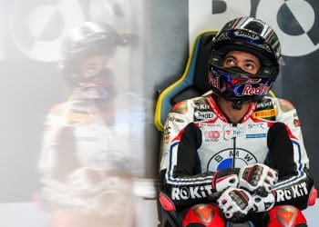 Vídeo: Toprak Razgatlioglu de regresso ao paddock em Magny-Cours