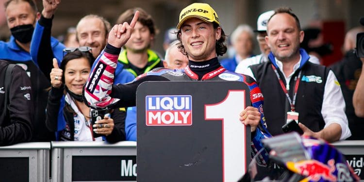 ‘Acho que ele pode terminar entre os três primeiros;pode garantir-lhe um lugar no MotoGP’ – John Hopkins sobre Joe Roberts