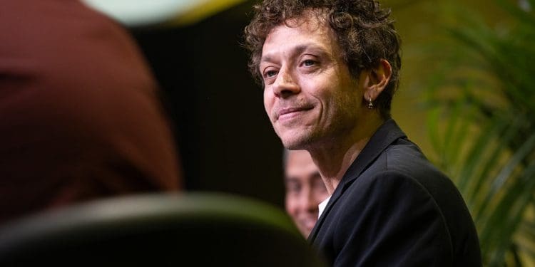 Valentino Rossi poderá já ter recusado proposta da Yamaha para se tornar na sua equipa satélite