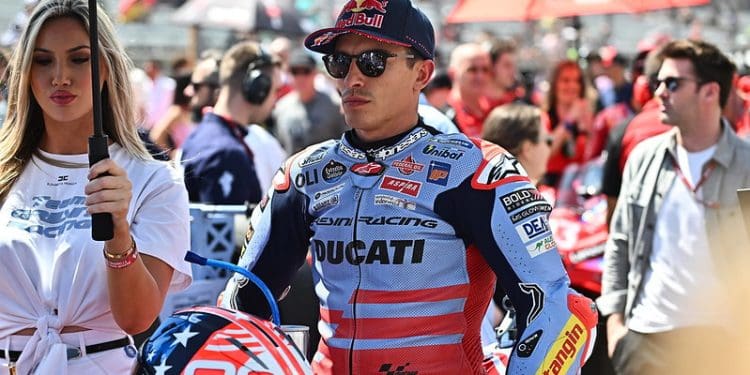 ‘Está no caminho certo, já sente o cheiro do que é estar na frente’ – Stefan Bradl sobre Marc Márquez